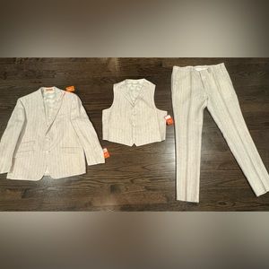 NWT Tallia Men's Suit 3 Piece Beige Linen Suit  Size 46R. Retail $650